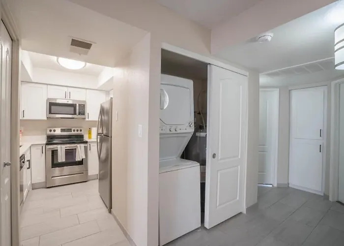 Stylish 2bd - Parking, Gym, Pool - Sleep 8 - 5 Min Casino Apartment Scottsdale