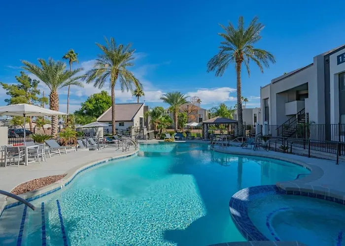 Apartment Stylish 2bd - Parking, Gym, Pool - Sleep 8 - 5 Min Casino Scottsdale