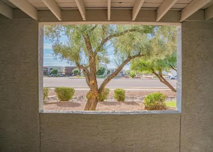 Stylish 2bd - Parking, Gym, Pool - Sleep 8 - 5 Min Casino *