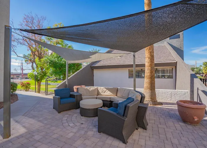 Stylish 2bd - Parking, Gym, Pool - Sleep 8 - 5 Min Casino * Scottsdale