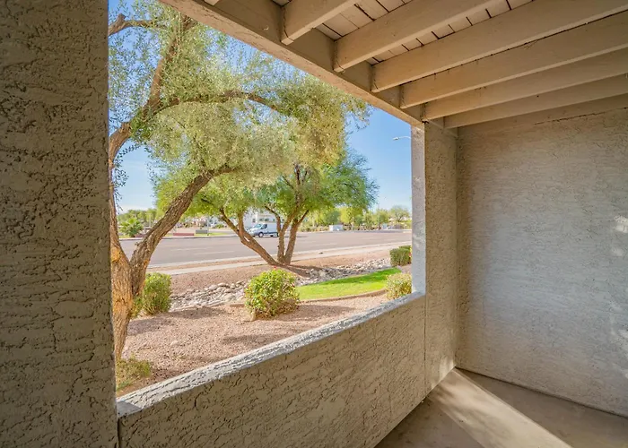 Stylish 2bd - Parking, Gym, Pool - Sleep 8 - 5 Min Casino Scottsdale